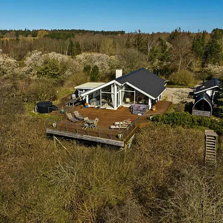 Feriehus With Extraordinary Sea View At Rosnaes Kalundborg