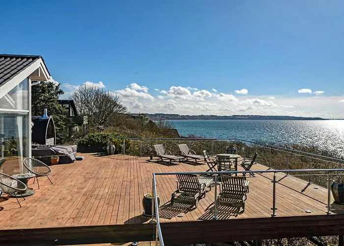 With Extraordinary Sea View At Rosnaes * كالوندبورج