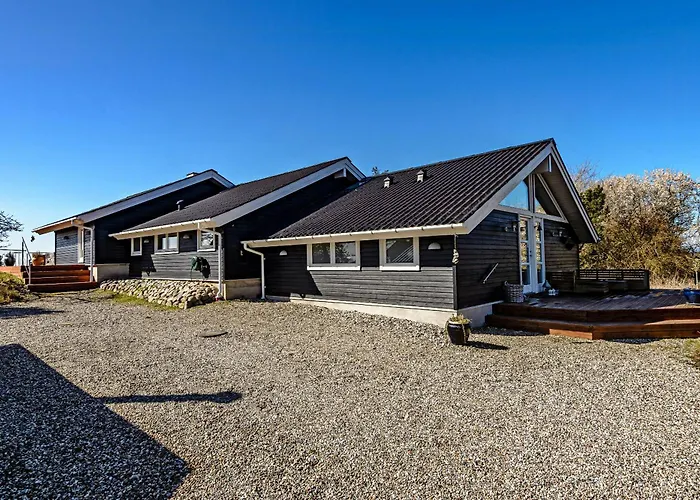 With Extraordinary Sea View At Rosnaes بيت للعطل