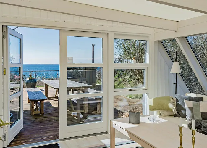 With Extraordinary Sea View At Rosnaes * كالوندبورج