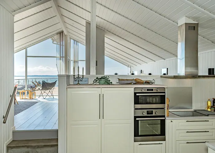 بيت للعطل With Extraordinary Sea View At Rosnaes