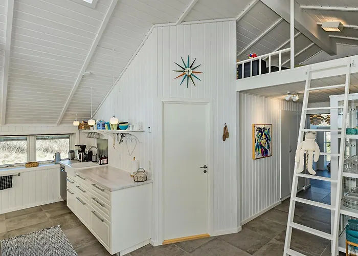 With Extraordinary Sea View At Rosnaes بيت للعطل