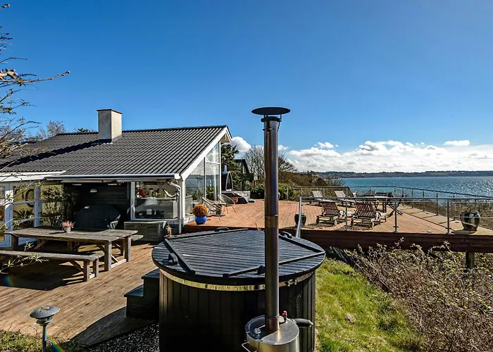 بيت للعطل With Extraordinary Sea View At Rosnaes *